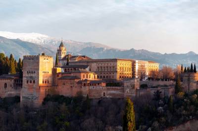 Granada rammes av sitt andre jordskjelv på 4,8 på mindre enn en uke; Alhambra evakuert