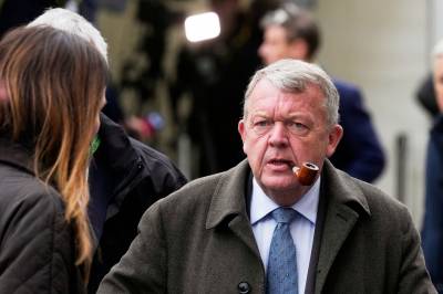 Kanskje Guri Melby begynner å røyke pipe