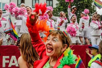 Hvem skal arrangere pride hvis ikke Fri?