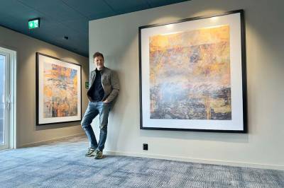 Manneraak med hotellutsmykning