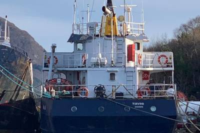 (+) Fant to sjøfolk forlatt uten mat og betaling