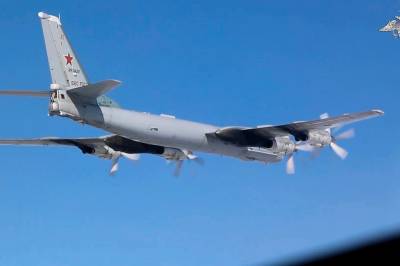 Russiske bombe­fly «på tokt» nær Norge