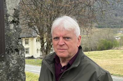 width=device-width, initial-scale=1, viewport-fit=cover