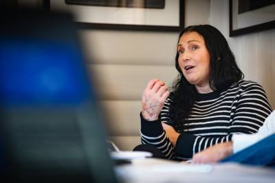 På kurs for å lære lovlig økonomi: – Jeg har vært vant med svarte penger