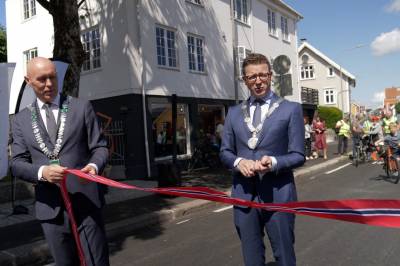 Nå er bussveien gjennom Strandgata åpnet