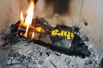 Advarer mot å bruke peiskubber inne