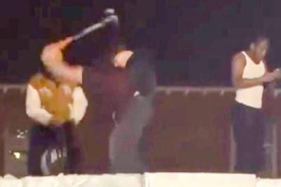 Går bananas med slegge etter Drake-stunt