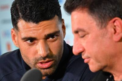 Irans stjernespelar avslørte Infantino-besøk i garderoben: – Det mest undertrykte laget i VM