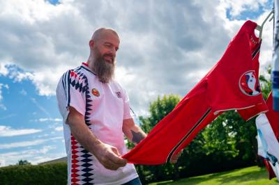 Samler på brukte fotballdrakter