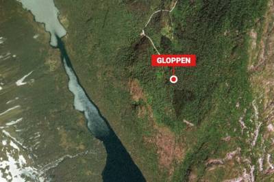 Mann savnet etter båtkantring