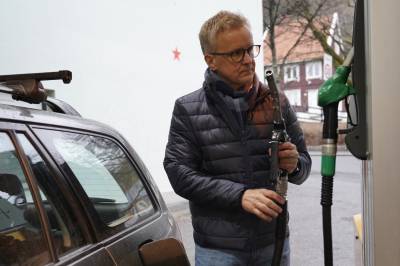 Vil haste fram priskutt på diesel og bensin – peker på Høyre