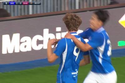 August Priske setter 1-0 mot Barcelona