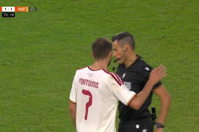 Fortounis utvist for Olympiacos FC