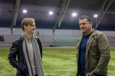 Skylder minst 2,5 millioner kroner. Har 400.000 på bok.