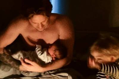 Deler søt gladmelding