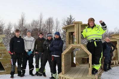 Bygde leikeapparat til barnehagen: – Over all forventing