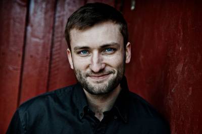 – Når et ungt menneske faller utenfor, leter vi etter feilen i hodet deres