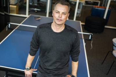 Langer ut mot Norge og Telenor