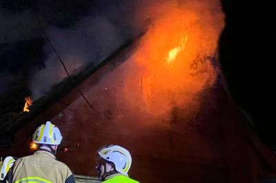 Kraftig brann i bolig i Horten – en person ikke gjort rede for