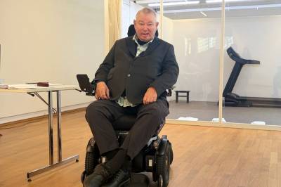 – En som sitter i rullestol kan også være en kødd