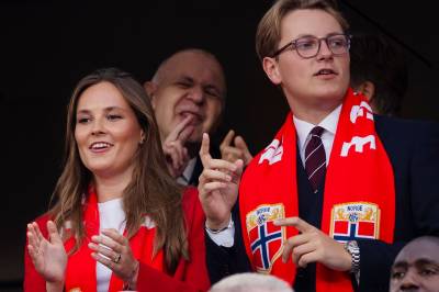 Prinsesse Ingrid Alexandra og prins Sverre Magnus drar til USA for å se Norge
