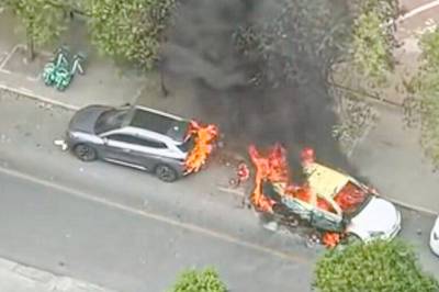 Kjørte i brennende bil