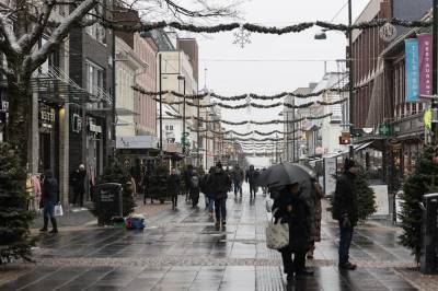 Advarer om glatte veier. Så blir det mye regn.