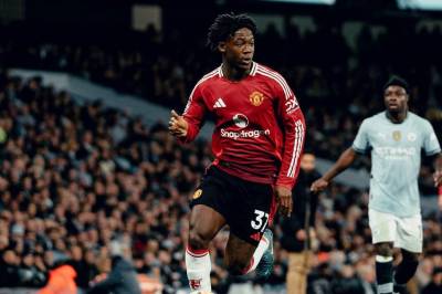 Manchester United i forhandlinger for midtbane «pitbull» som kan utløse Mainoo exit