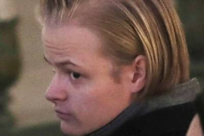 - Han er så glad i familien sin