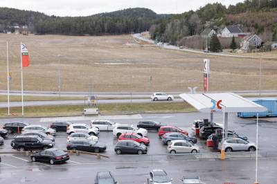 Norsk drivstoffkø hos søta bror
