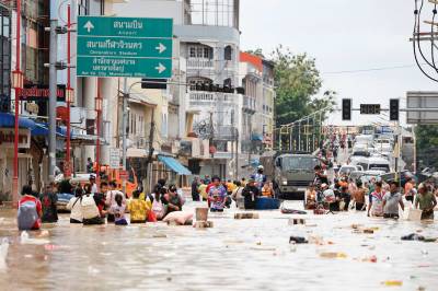 Flere hundre døde etter voldsomme flommer