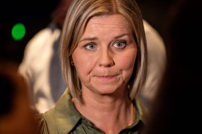 Venstre-leder Guri Melby ber Mona Juul trekke seg som ambassadør