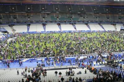 Slik utspilte hendelsene seg på Stade de France 13. november 2015: ros for kameratskapet mellom franske og tyske spillere