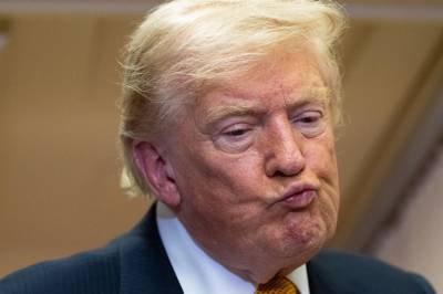 Trump sier USA skal ta over Hormuzstredet – vil ta avgift