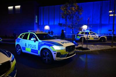 Ung kvinne døde etter å ha blitt skutt i idrettshall i Stockholm