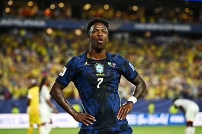 Vinícius-show for Brasil – tangerte Ronaldinho
