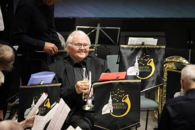 Svein hadde ingen aning. Så vart han feira