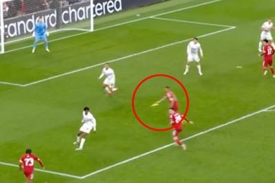 Unike scener: Cody Gakpo spilte et minutt uten sko