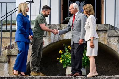 Svenskekongen på besøk i Ukraina