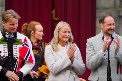 Bildene av Mette-Marit går verden rundt