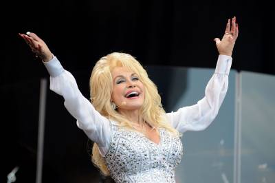 Countrystjernen Dolly Parton (80) er død