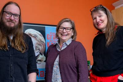 De har gitt vekk 265 millioner. Nå skal de feire seg selv.