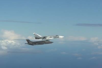 Unik video: Her avskjærer det norske F-35-flyet et russisk overvåkningsfly