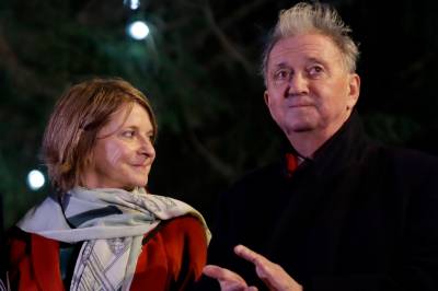 Når offentligheten blir umenneskelig - Terje Rød-Larsen og Mona Juul har mistet sin sønn