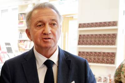 Rød-Larsen fikk timelønn på 3000 kroner