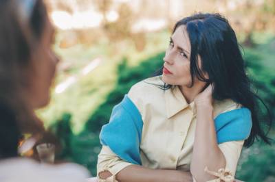 Fem kvinner forteller: Derfor trakk jeg meg unna venninna mi