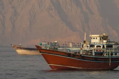 Lover gjenåpning av Hormuz: – Stor usikkerhet