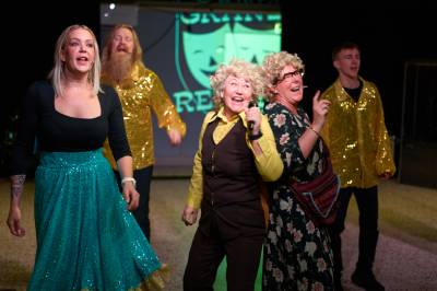 Granerevyen serverer Arendal: – «det er kake igjen?»