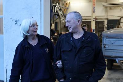 Etter 35 år gir dei seg i verkstaden: – Det blir rart