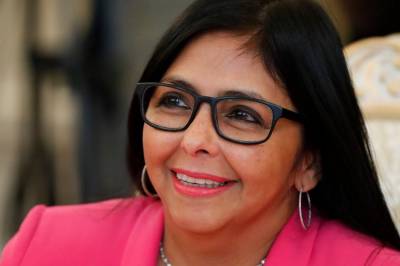 Venezuelas midlertidige president strekker ut hånd til USA – Trump sier han har kontroll